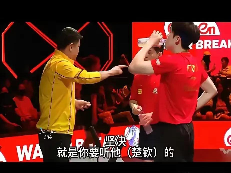 队员共同拼搏，实力击败对手