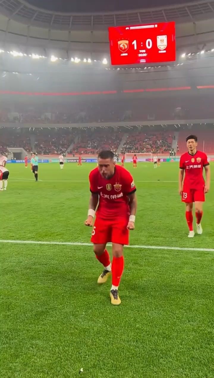 包含沪深对决：申花战平申鑫，上港错失登顶机会的词条